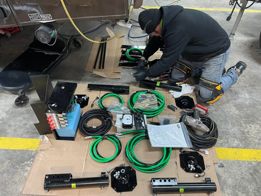 Mobile weight distribution hitch service near Stuart Florida