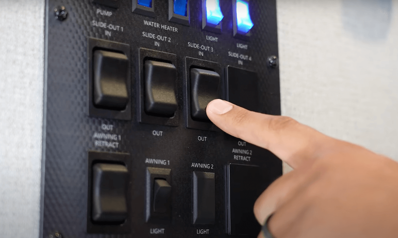 Mobile RV slide-out seal service near Stuart Florida